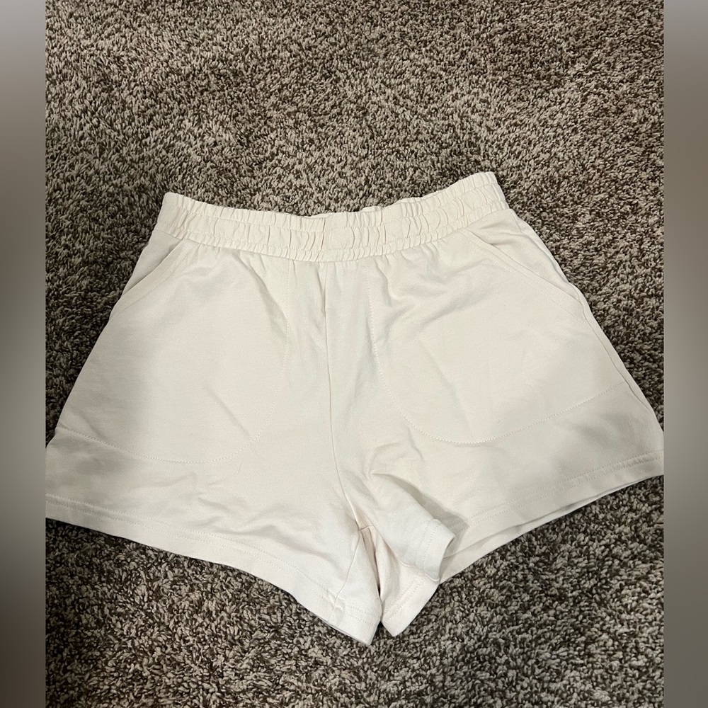 Womens universal thread shorts